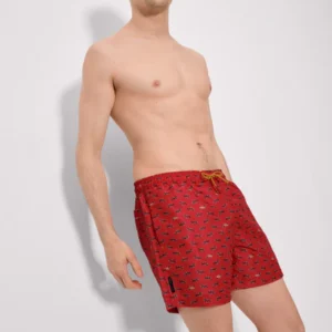 uomo in costume